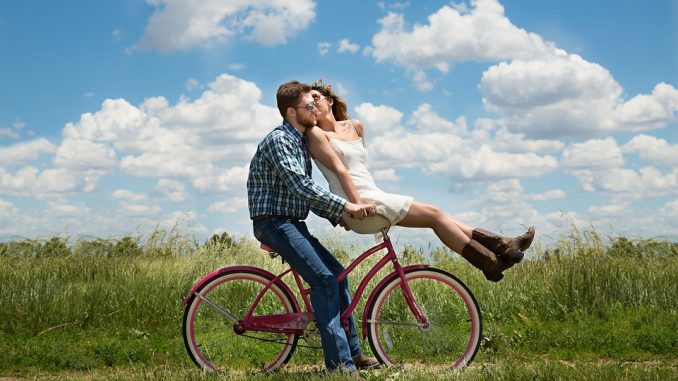 romantic couple free