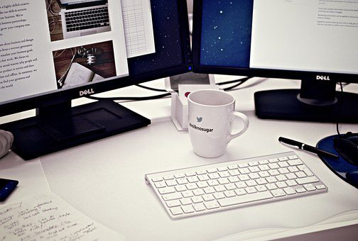 workstation-405768__340