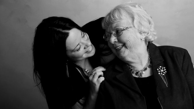 grandmother-453131_960_720