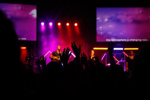 photo-1443186547344-2437c72a228e